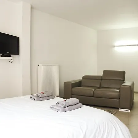 Appartement Place 2 *